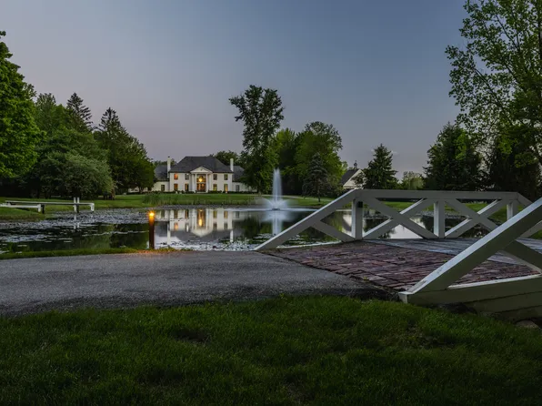 8155 Hunt Club Rd, Zionsville, IN 46077