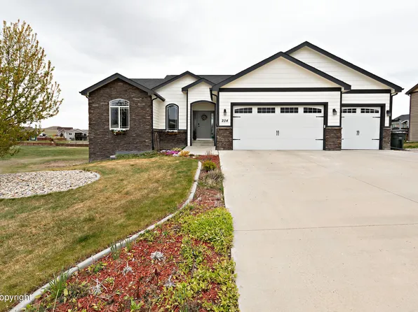 204 Mountain Shadow Dr, Gillette, WY 82718