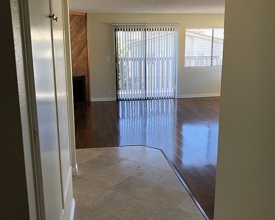 3rd image of 415 N Broadway APT 9