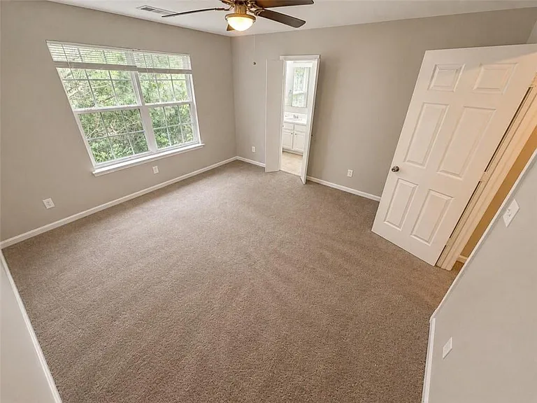 6764 Blackstone Pl SE — Photo 4