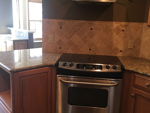 2nd image of 134 Killarney Dr