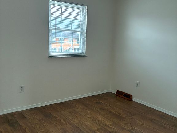 3rd image of 329 E Mosser St
