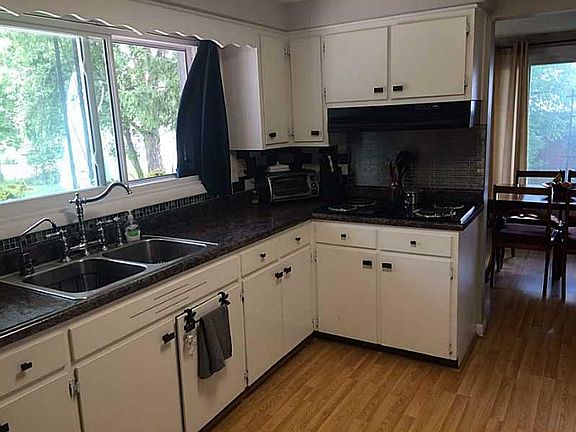 4th image of 2804 Wells Dr