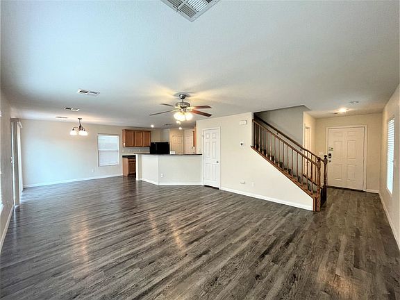 3rd image of 5813 Crystal Pond St