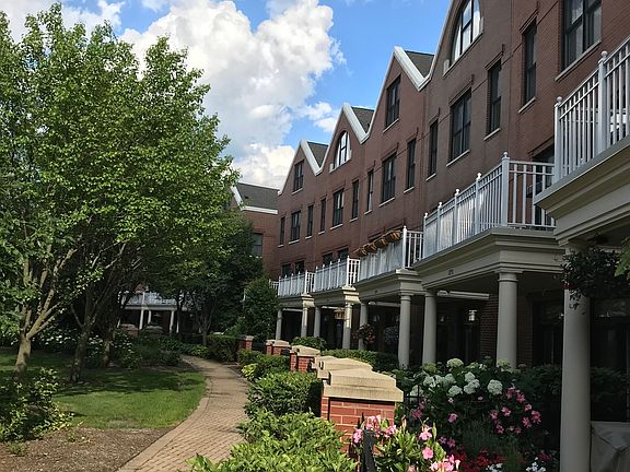3rd image of 1808 Admiral Ct