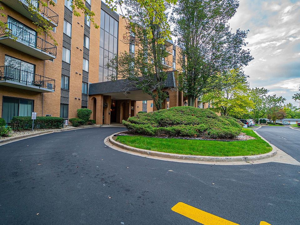 1st image of 700 N Bruce Ln APT 511