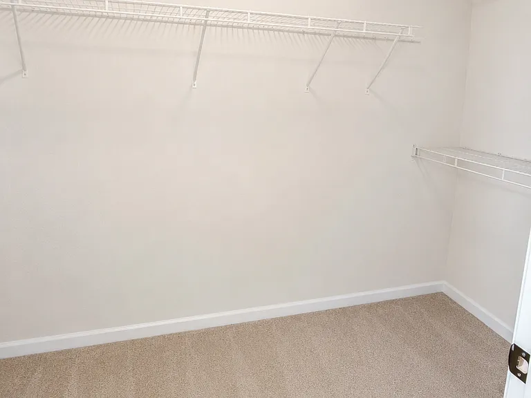 655 Valley Glen Dr — Photo 8