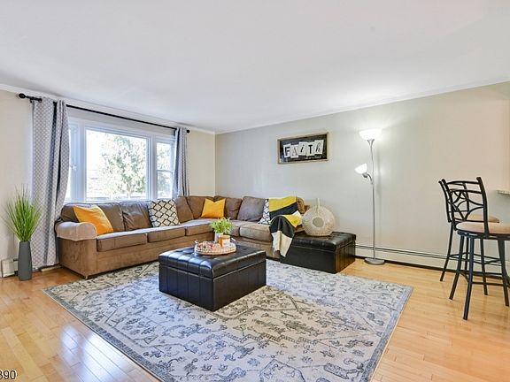 5th image of 643 Mount Pleasant Ave