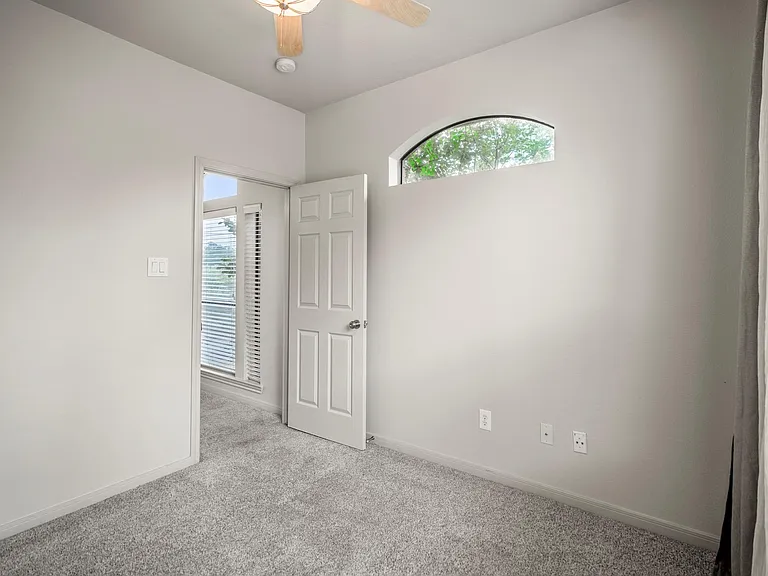 2719 La Branch St — Photo 29