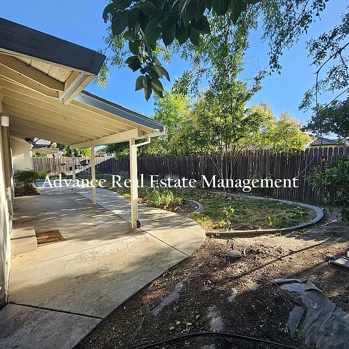 7320 South Land Park Drive - 1 — Photo 3