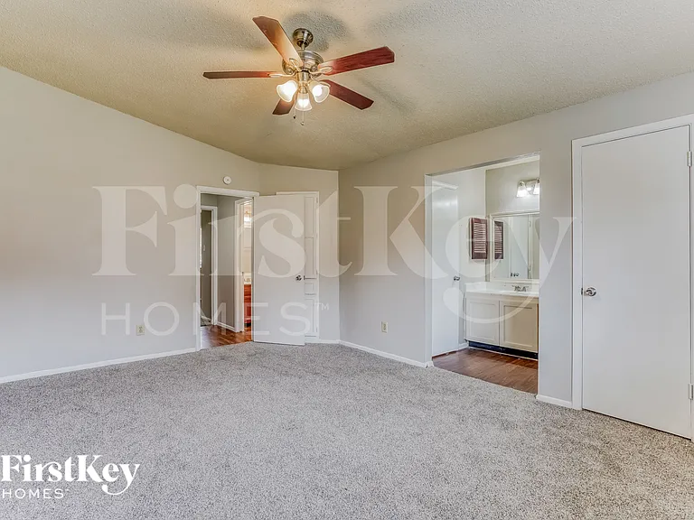 6918 Skyline Park Dr — Photo 11
