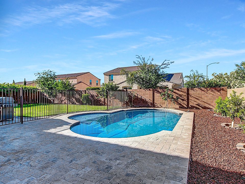 2nd image of 10110 W Wizard Ln