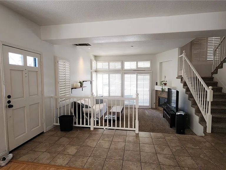 580 N Pageant Dr — Photo 19