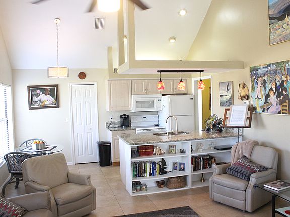 5th image of 907 Cape Coral Pkwy W