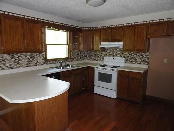 3rd image of 513 Virginia Ave