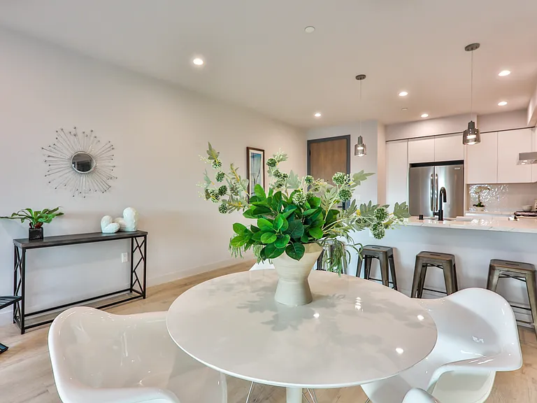 900 N Wilcox Ave #105 — Photo 7