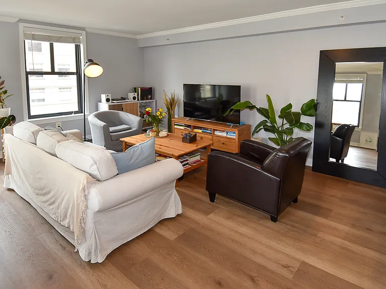 616 E St NW #619 — Photo 2