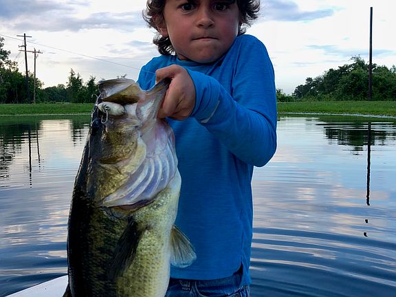 6yr.old catches lake record