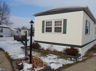 28 Edgewood Pl, Southampton, NJ 08088