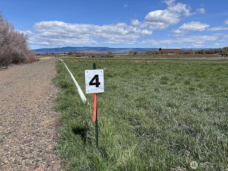 2nd image of 4 xx Dry Creek Road