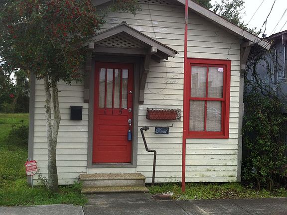 4th image of 115 E Ascension St