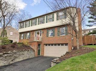 1301 Greystone Dr, Pittsburgh, PA 15241