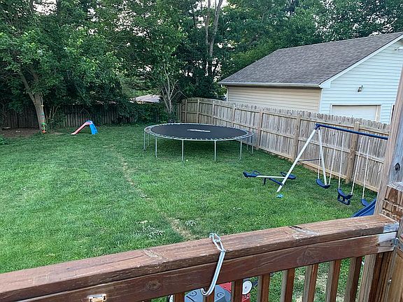 4th image of 381 Woodview Dr