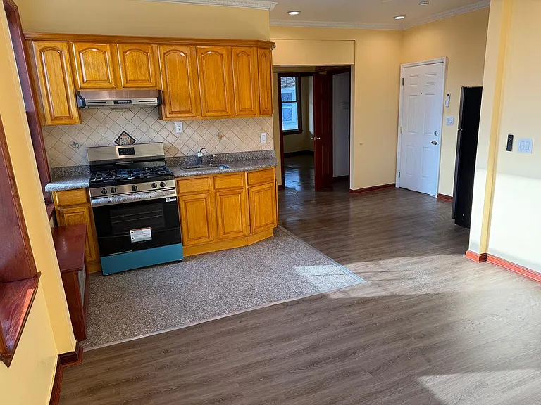 111-03 Rockaway Blvd #2R — Photo 4