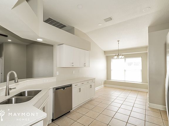 5th image of 2614 Vinedale Ave