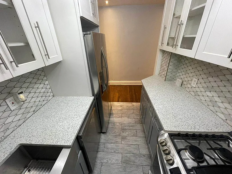 62-98 Saunders St #1 — Photo 16