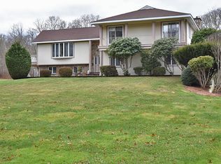 210 Lake Rd, Tiverton, RI 02878