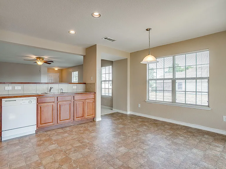 14024 Esperanza Dr — Photo 11