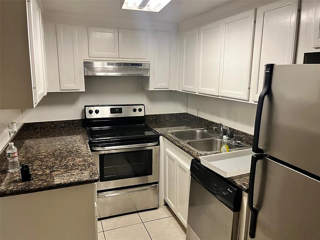 2 bed, 827 sqft, $1,100 — Photo 1