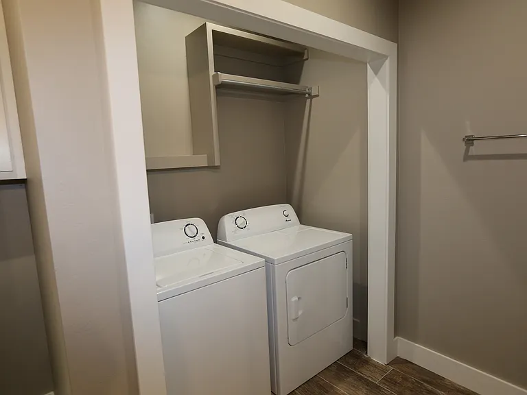 114 W French St — Photo 31