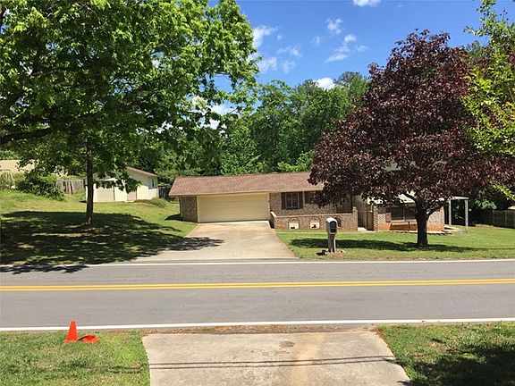 2nd image of 5033 Whispering Pines Dr