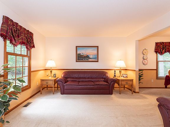 4th image of 2780 Sleepy Hollow Dr