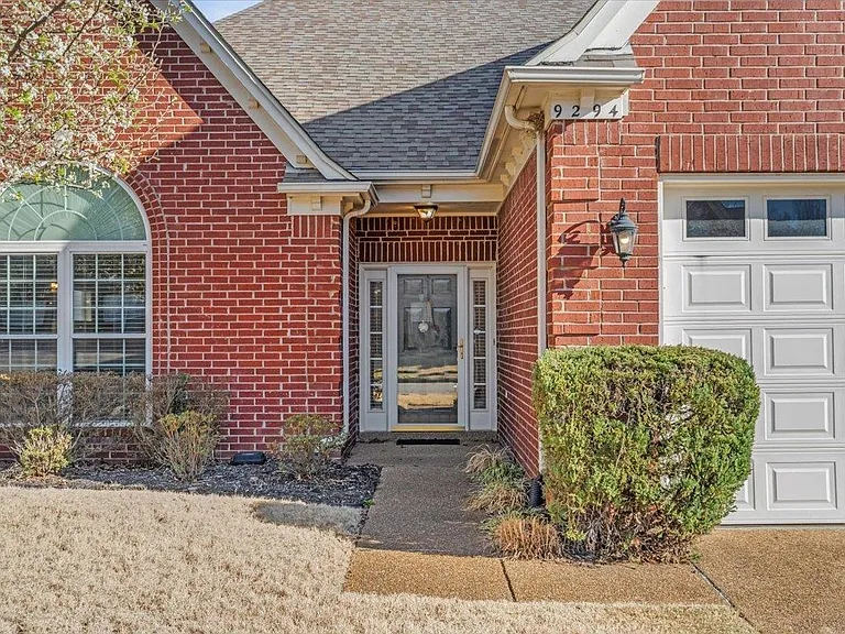 9294 S Fairmont Cir — Photo 2