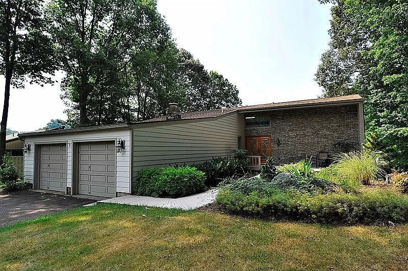 121 Berrywood Dr photo 1