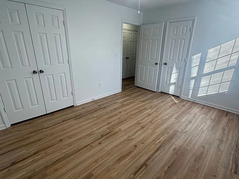 Arlington Apartments — Photo 159