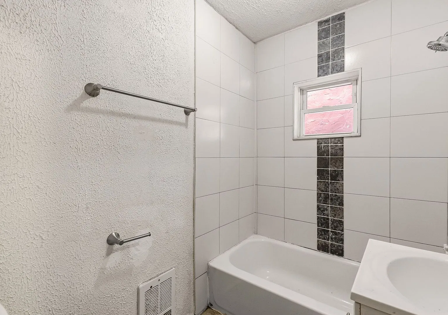 1507-1519 Coal Street — Photo 3