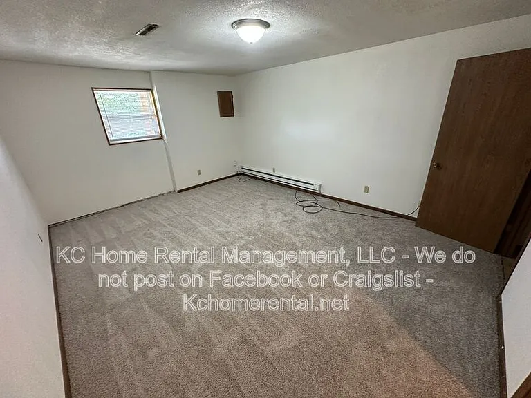 735 NE Barnes Dr #B — Photo 28