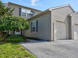 361 Deerfield Dr, Mount Joy, PA 17552