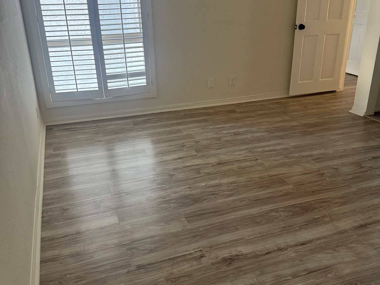 2 bed, 1054 sqft, $3,500 — Photo 2