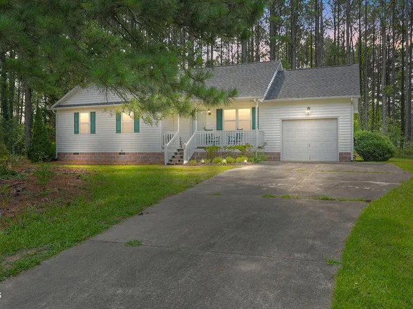 48 Hammerstone Dr, Fuquay Varina, NC 27526