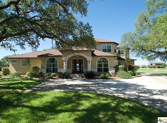 5th image of 692 Cambridge Dr