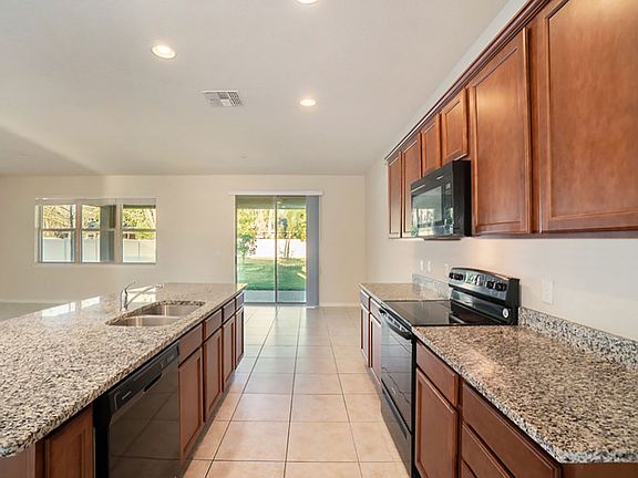 2nd image of 2423 Gratia Pl