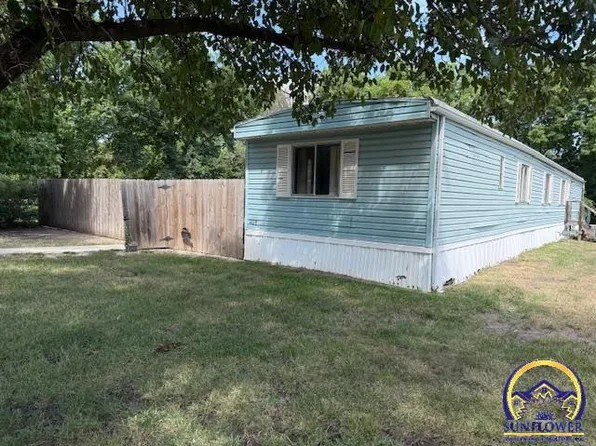 1425 Twilight Dr, Emporia, KS 66801