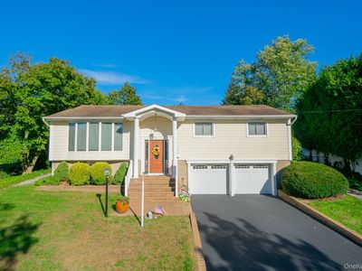 4 Manchester Drive, Bethpage, NY, 11714