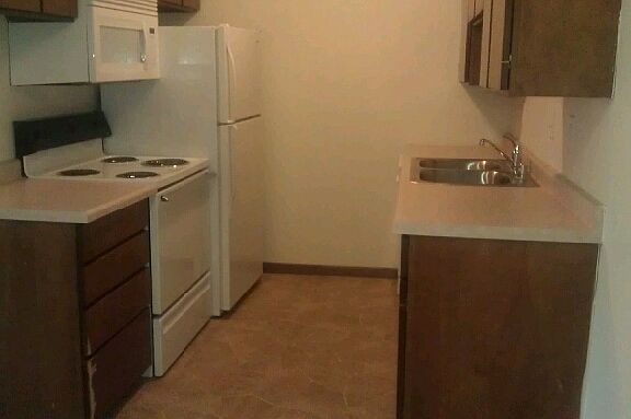 2nd image of 2505 Monterey Dr APT 16
