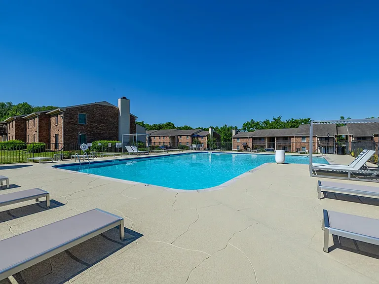 Western Hills Apartments — Photo 25